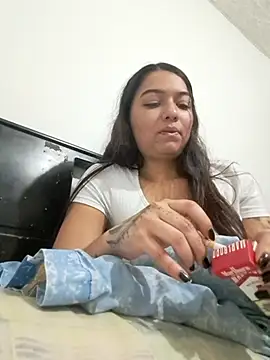 Snapshot of Madison_1 chatting on 10/29/25, 07:43 Madison 1 online show from 10/29/25, 07:43