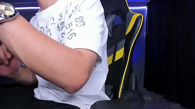 alexgiraldo   online show from 10/05/25, 10:07