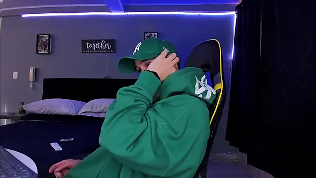 alexgiraldo   online show from 10/15/25, 12:49