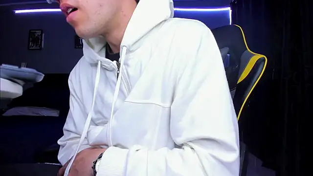 alexgiraldo   online show from 10/28/25, 02:04