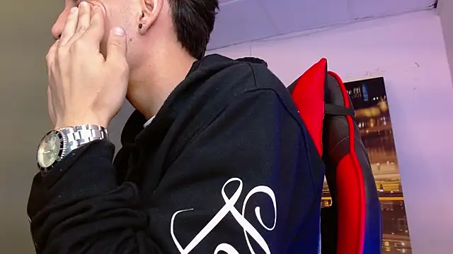 alexgiraldo   online show from 05/11/26, 01:39