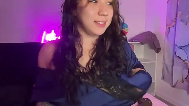 Snapshot of nina_lovez chatting on 10/20/25, 01:06 nina lovez online show from 10/20/25, 01:06