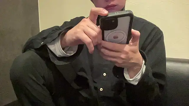 ko-ki012 online show from 10/19/25, 05:35