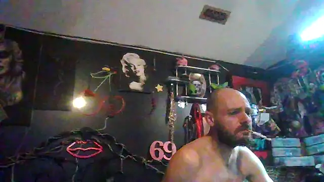 Snapshot of Splash_Queen420 chatting on 02/24/26, 03:48 Splash Queen420 online show from 02/24/26, 03:48