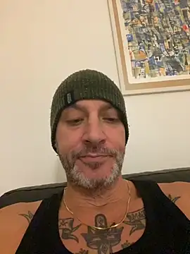 Maurinho3005 online show from 10/20/25, 07:20