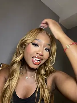 alisonn moon online show from 07/25/26, 08:39