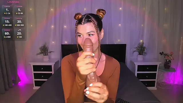 Evolet Bee online show from 10/18/25, 01:34