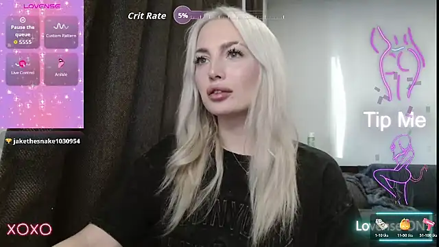 Snapshot of SpaceMarsi chatting on 11/17/25, 03:23 SpaceMarsi online show from 11/17/25, 03:23