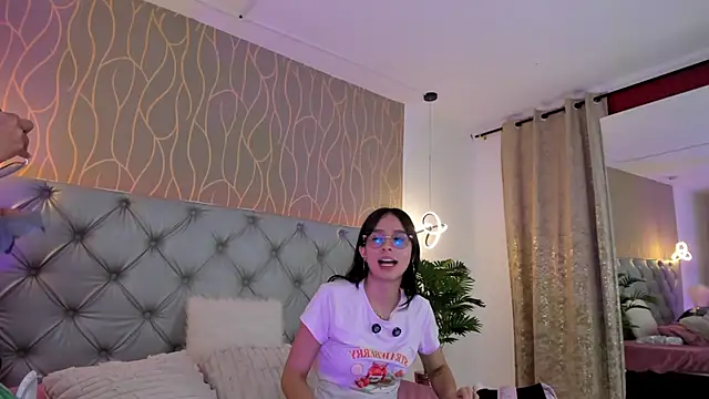 Naughty Couple83 online show from 05/22/26, 07:41