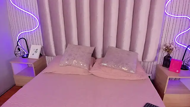 Snapshot of SamanthaPeachss chatting on 12/02/25, 01:39 SamanthaPeachss online show from 12/02/25, 01:39