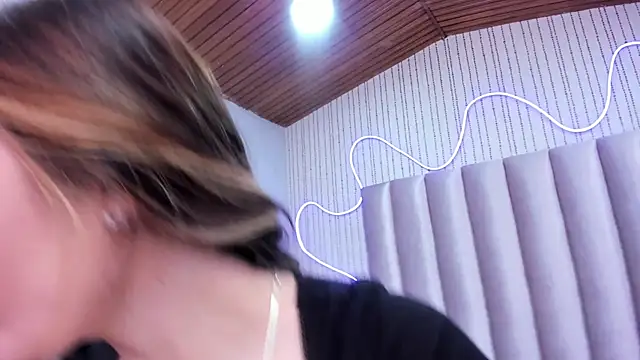 Snapshot of SamanthaPeachss chatting on 12/03/25, 12:14 SamanthaPeachss online show from 12/03/25, 12:14