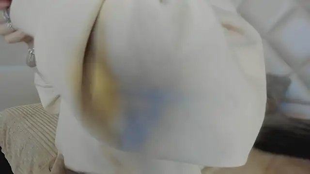 Megan DH online show from 09/20/25, 12:17