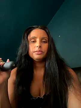 Snapshot of Angelaarayexx chatting on 09/25/25, 10:52 Angelaarayexx online show from 09/25/25, 10:52