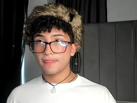 Valentin0 3 online show from 10/26/25, 07:53