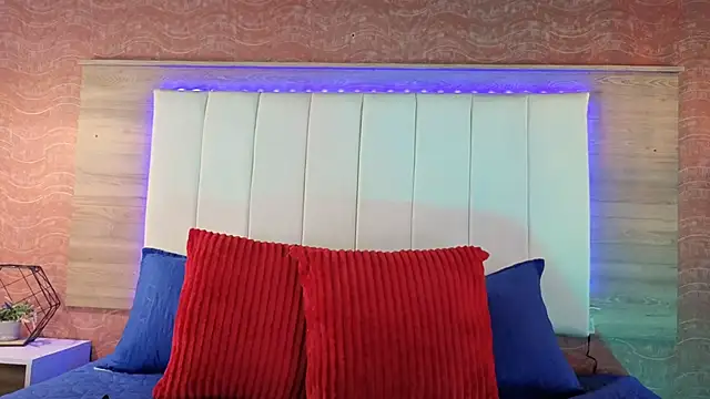 Snapshot of AgnesIvanova chatting on 11/17/25, 06:35 AgnesIvanova online show from 11/17/25, 06:35