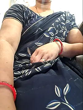 Snapshot of indianhotwife639 chatting on 03/23/26, 04:49 indianhotwife639 online show from 03/23/26, 04:49