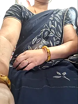 Snapshot of indianhotwife639 chatting on 04/10/26, 06:40 indianhotwife639 online show from 04/10/26, 06:40
