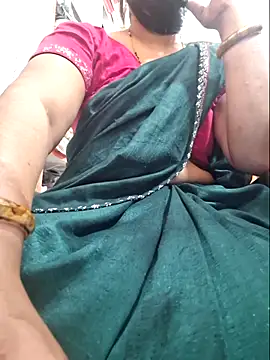 Snapshot of indianhotwife639 chatting on 04/21/26, 06:20 indianhotwife639 online show from 04/21/26, 06:20