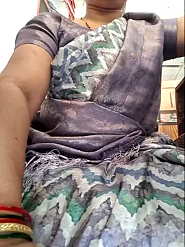 Snapshot of indianhotwife639 chatting on 05/21/26, 06:42 indianhotwife639 online show from 05/21/26, 06:42