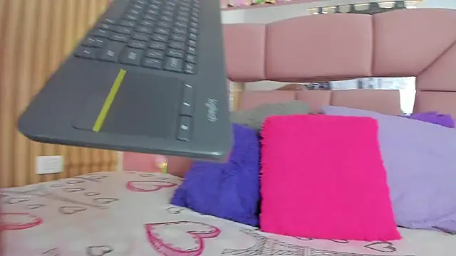 Mila grace  online show from 06/10/26, 06:40