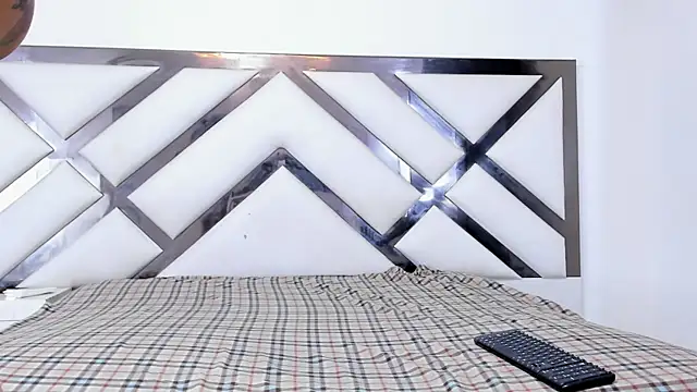 LadyandMaverick online show from 11/25/25, 04:23