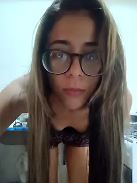 Snapshot of vivizinha27 chatting on 05/12/26, 09:45 vivizinha27 online show from 05/12/26, 09:45