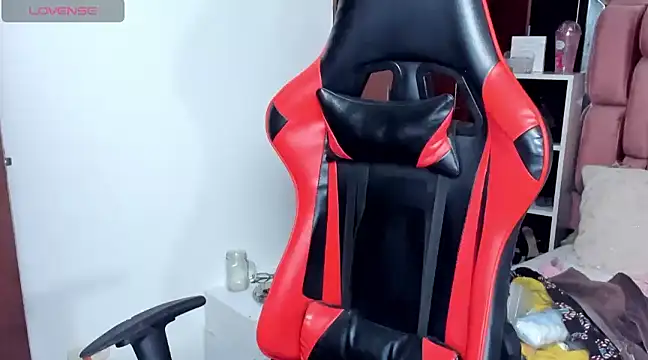 Snapshot of sara_slut21 chatting on 03/08/25, 01:17 sara slut21 online show from 03/08/25, 01:17