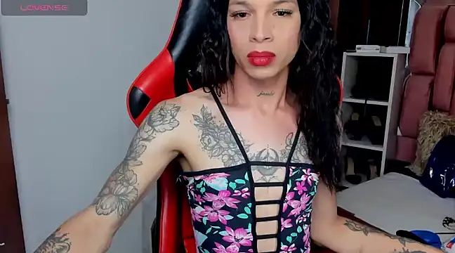 Snapshot of sara_slut21 chatting on 03/11/25, 05:49 sara slut21 online show from 03/11/25, 05:49