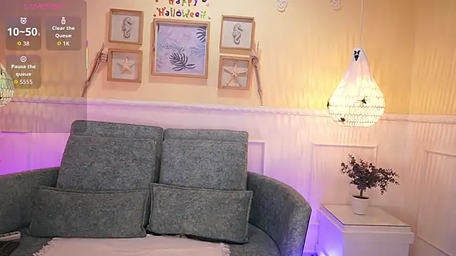 LoonaNyx online show from 10/11/25, 11:31