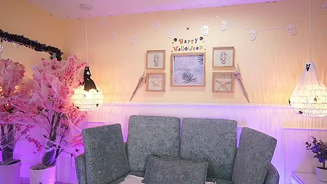 LoonaNyx online show from 10/17/25, 11:35