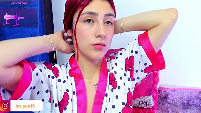 adahraa younng online show from 09/26/25, 04:05