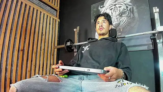 Snapshot of DimitriDeluxe chatting on 11/18/25, 08:13 DimitriDeluxe online show from 11/18/25, 08:13