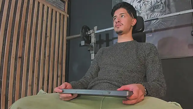 Snapshot of DimitriDeluxe chatting on 11/26/25, 07:37 DimitriDeluxe online show from 11/26/25, 07:37