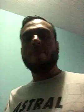 Snapshot of Alexitho25 chatting on 09/17/25, 07:32 Alexitho25 online show from 09/17/25, 07:32