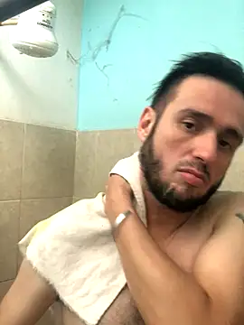 Snapshot of Alexitho25 chatting on 10/05/25, 09:56 Alexitho25 online show from 10/05/25, 09:56