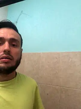 Snapshot of Alexitho25 chatting on 10/06/25, 10:07 Alexitho25 online show from 10/06/25, 10:07