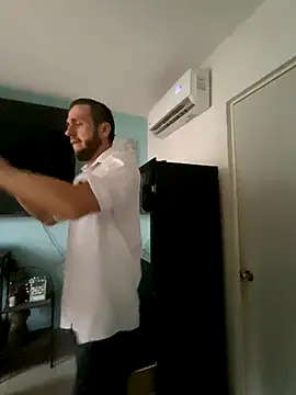 Snapshot of Alexitho25 chatting on 10/08/25, 10:29 Alexitho25 online show from 10/08/25, 10:29