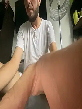 Snapshot of Alexitho25 chatting on 10/11/25, 08:40 Alexitho25 online show from 10/11/25, 08:40