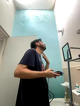 Snapshot of Alexitho25 chatting on 10/12/25, 09:25 Alexitho25 online show from 10/12/25, 09:25