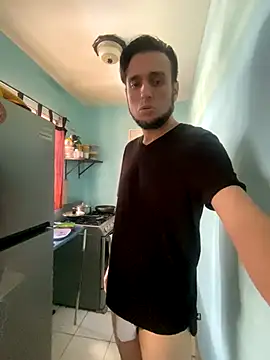 Snapshot of Alexitho25 chatting on 10/13/25, 09:37 Alexitho25 online show from 10/13/25, 09:37