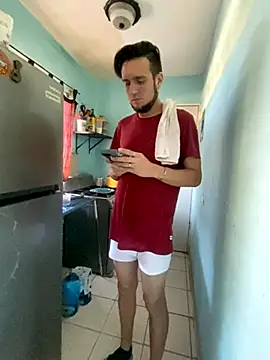 Snapshot of Alexitho25 chatting on 10/29/25, 09:38 Alexitho25 online show from 10/29/25, 09:38