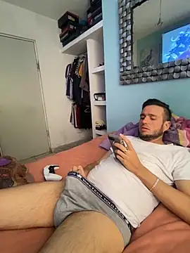 Snapshot of Alexitho25 chatting on 11/13/25, 09:03 Alexitho25 online show from 11/13/25, 09:03