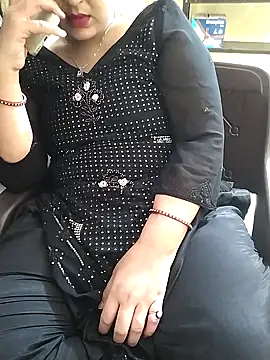 Snapshot of Diya-Sharmaa chatting on 09/29/25, 06:07 Diya-Sharmaa online show from 09/29/25, 06:07