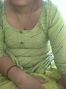 Snapshot of Diya-Sharmaa chatting on 10/13/25, 05:07 Diya-Sharmaa online show from 10/13/25, 05:07