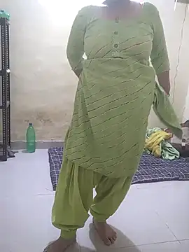 Snapshot of Diya-Sharmaa chatting on 10/30/25, 05:42 Diya-Sharmaa online show from 10/30/25, 05:42