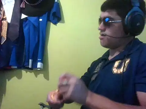 juanfritaa21 online show from 09/28/25, 09:42