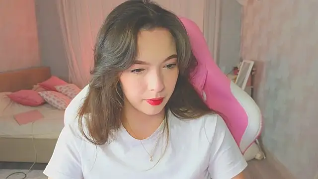 Snapshot of yuna_sunshy chatting on 10/16/25, 11:50 yuna sunshy online show from 10/16/25, 11:50