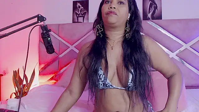 sofia 07 online show from 10/07/25, 07:44