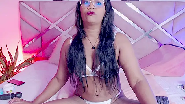 sofia 07 online show from 10/09/25, 09:24