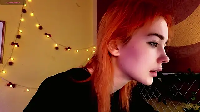 Snapshot of Kiara_Dream chatting on 01/13/26, 10:04 Kiara Dream online show from 01/13/26, 10:04